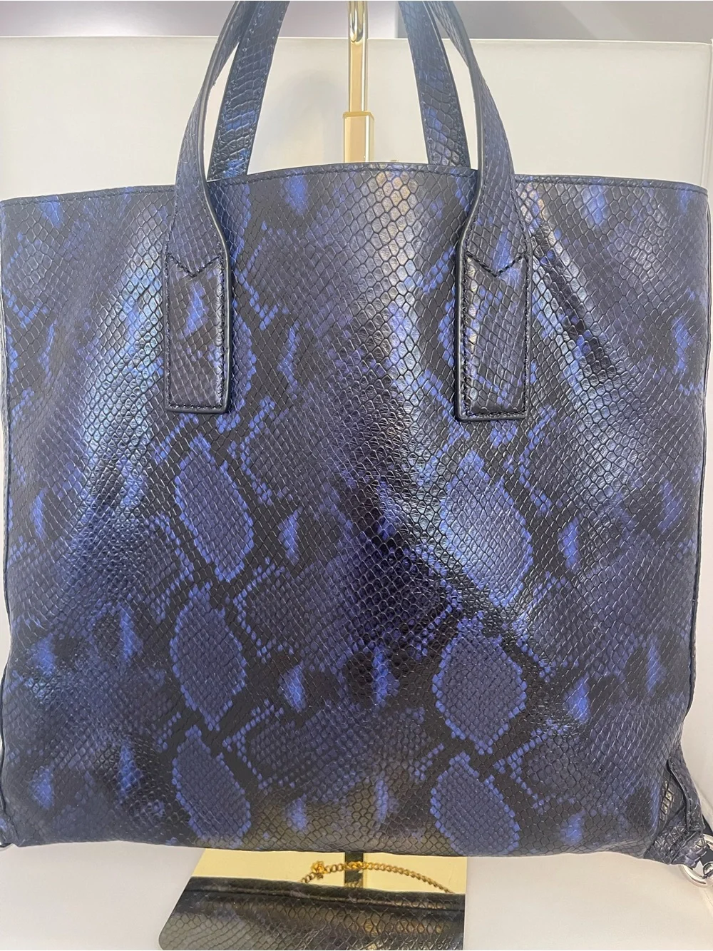 RARE Marc Jacobs Navy Snakeskin-Textured Charm Tote - Picture 4 of 11